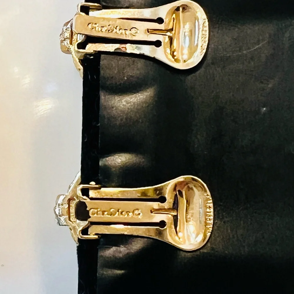 Vintage Dior Gold-Tone Rope Button Clip Earrings with Pearl Center - Picture 2 of 7